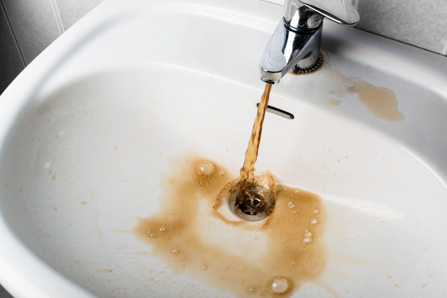 Sink with dirty water