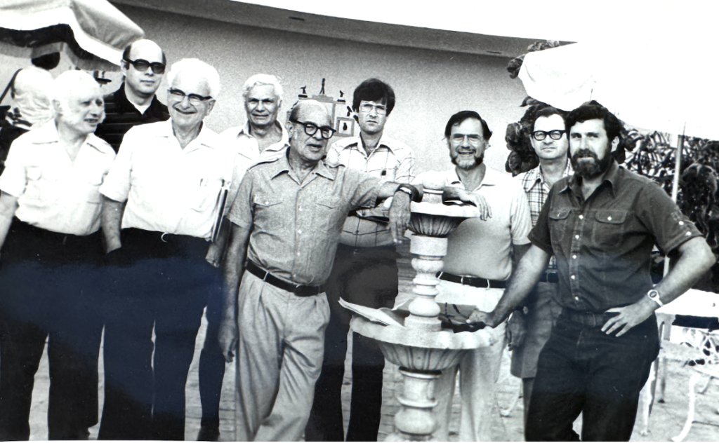 from the left: Kurt Back, Jerome Singer, Dorwin Cartwright, Alvin Zander, Stanley Schacter, Richard Nisbett, Morton Deutsch, Robert Zajonc, and Elliot Aronson.