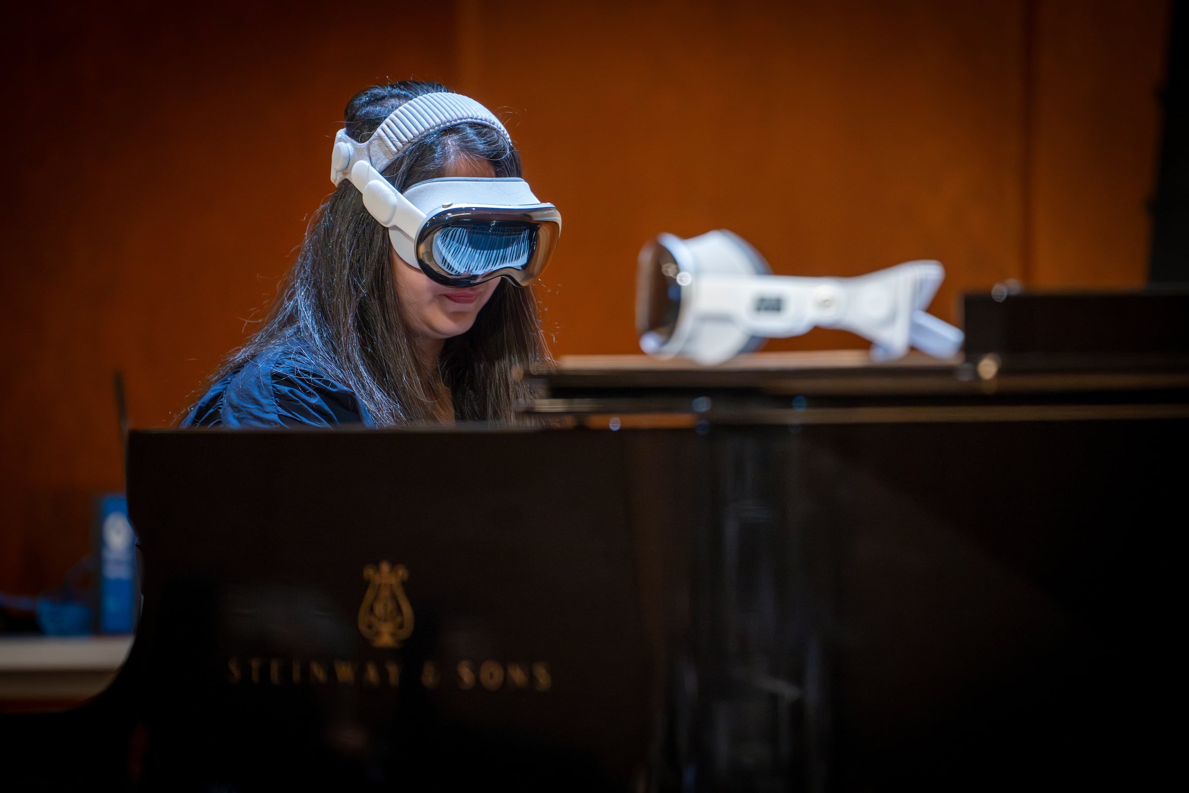SMTD student demonstrating Piano Lab Pro. Image credit: Robert Coelius Photo